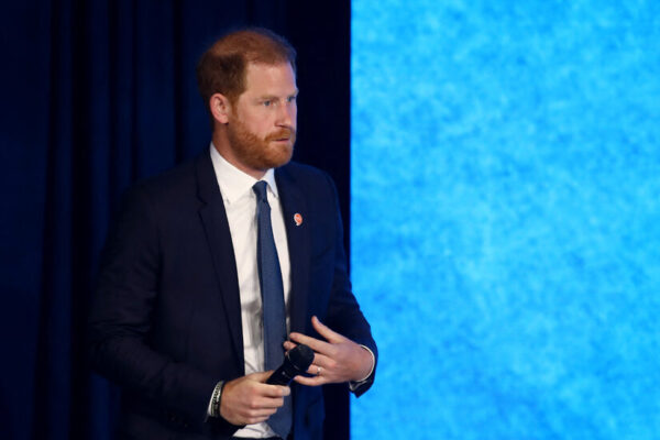 Prince Harry Agrees to Settlement as Murdoch’s U.K. Tabloids Offer Full Apology