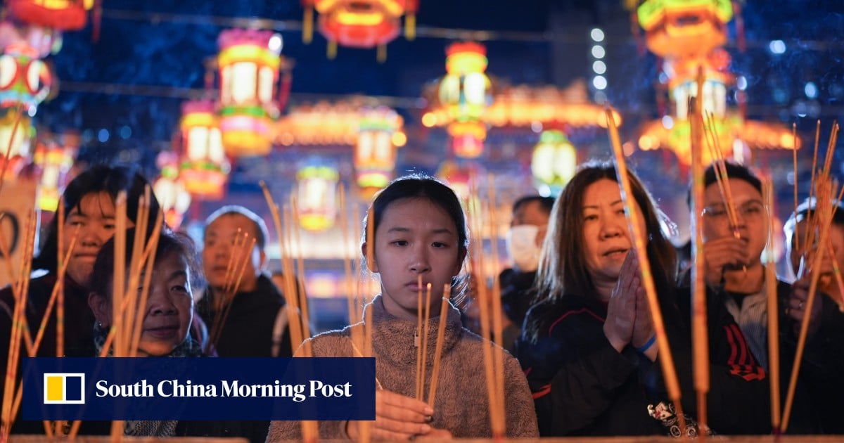 Hong Kong worshippers seek good fortune at annual Lunar New Year ritual