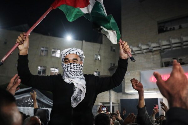 Israel delays cabinet vote to approve deal, claims Hamas creating 'last-minute crisis'