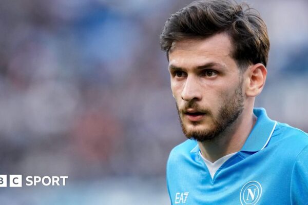 Khvicha Kvaratskhelia playing for Napoli