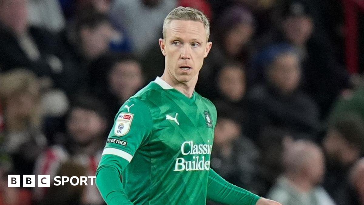 Adam Forshaw in action for Plymouth