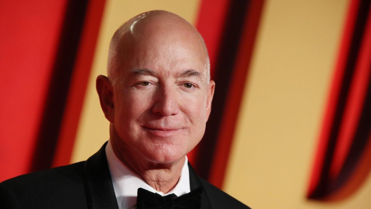 How Jeff Bezos’ Early Risk-Taking Paid Off for Investors
