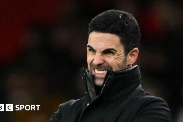 Arsenal boss Mikel Arteta scowls