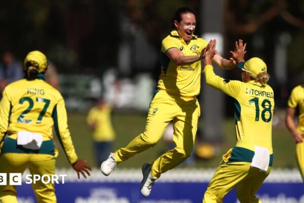 Women’s Ashes 2025: England collapse as Australia take 4-0 lead What? Seriously??