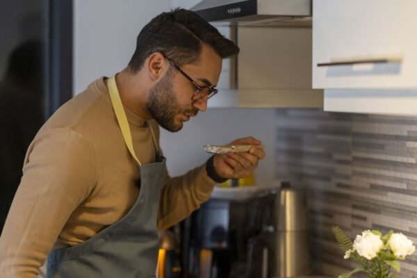 Nutritionist's five-minute soup recipe perfect for a healthy lunch