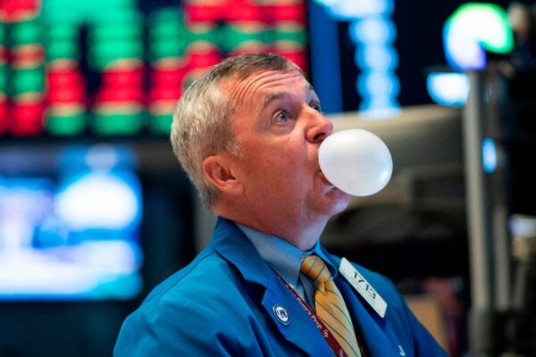 Top 1% Investor Sounds Alarm on Stock-Market Bubble Set to Unravel