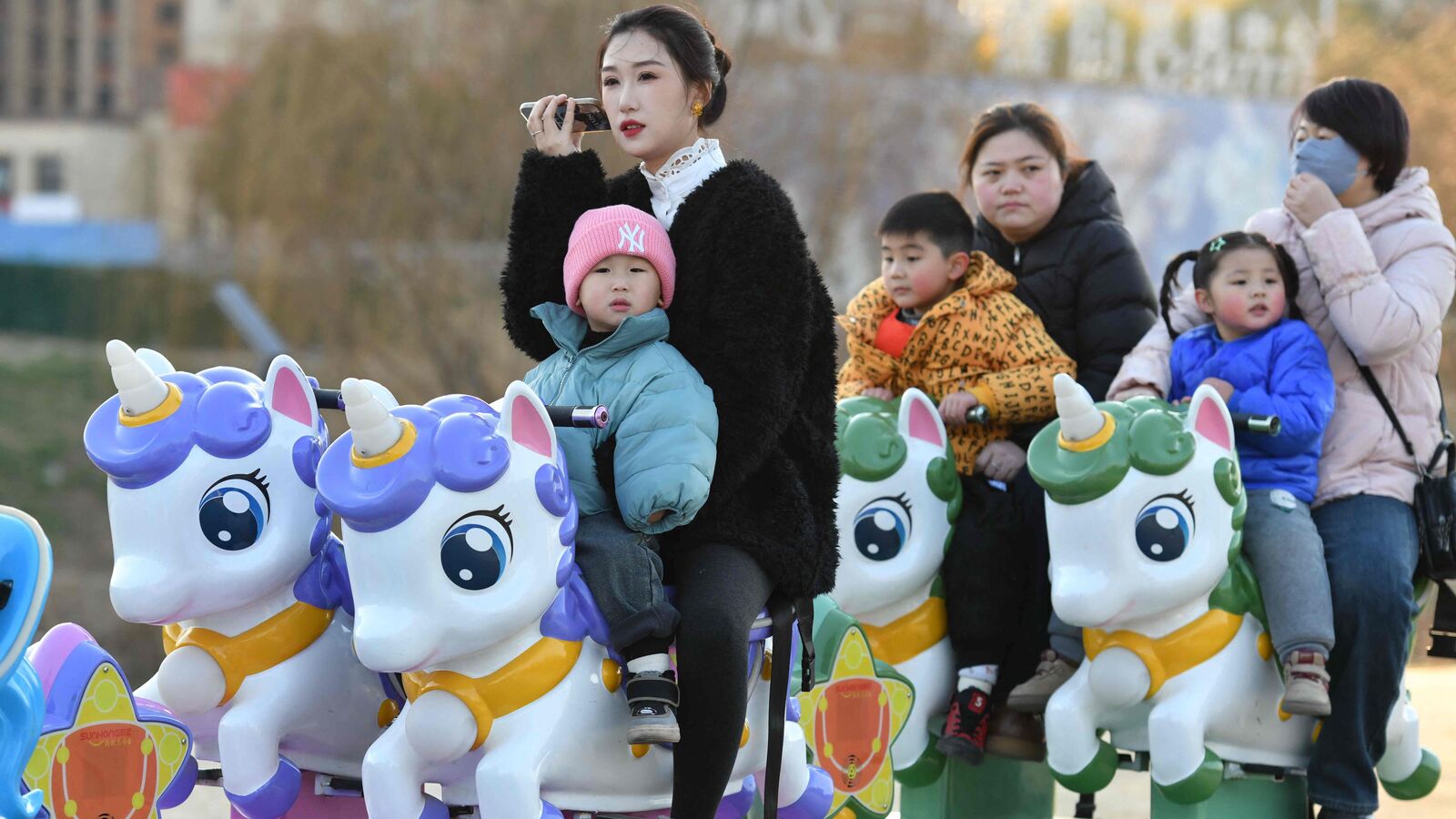 China sees a fresh decline in population, despite a rise in births