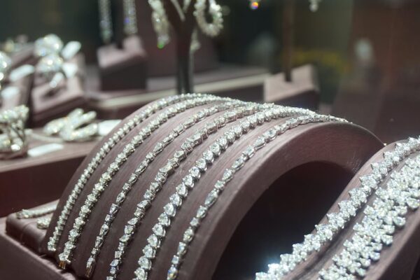 Fosun’s Jewellery Unit Shanghai Yuyuan Considers Second Listing in Hong Kong
