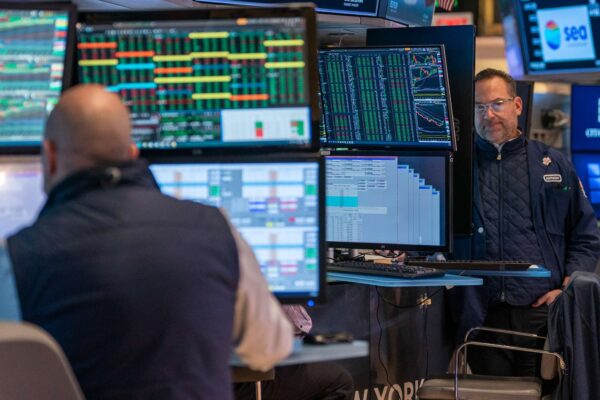 Stocks Slip as Investors Digest Earnings Reports; Tesla, Apple Lead Big-Tech Lower Stocks Slip as Investors Digest Earnings Reports; Tesla, Apple Lead Big-Tech Lower