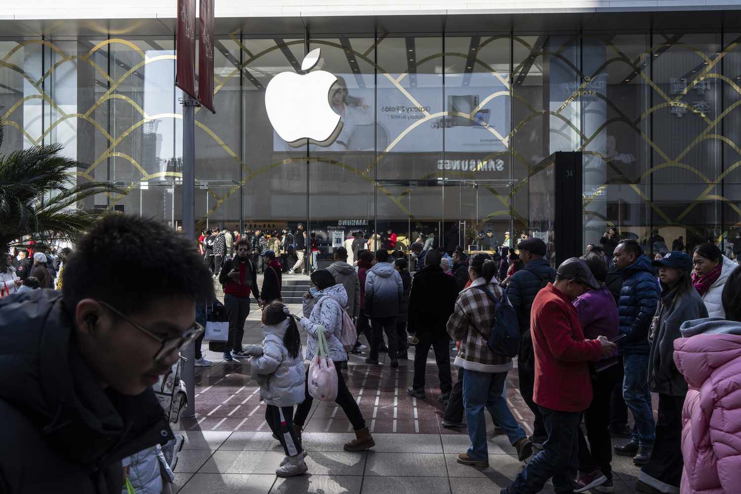 Apple, AbbVie, Deckers Outdoor, and More