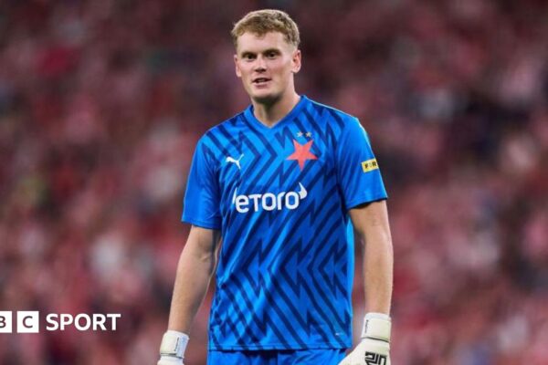 Goalkeeper Antonin Kinsky playing for Slavia Prague