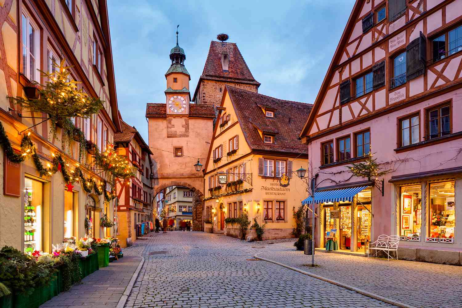 20 Best Places to Go for Christmas for Families or Solo Travelers