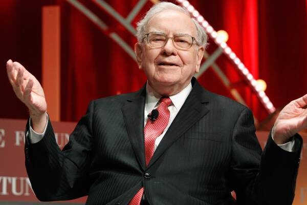 Here’s Warren Buffett’s tip for avoiding big mistakes in the stock market — and why he says you can ditch the gurus