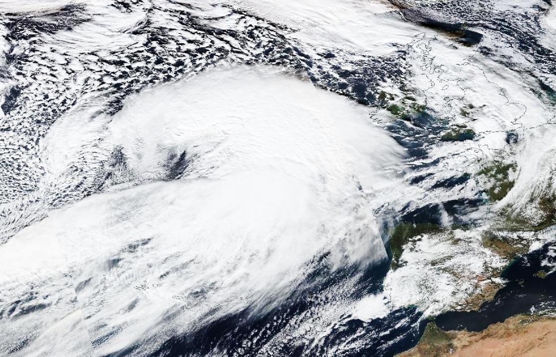 Travel Shutdown as Storm Éowyn Batters Ireland and Northern UK