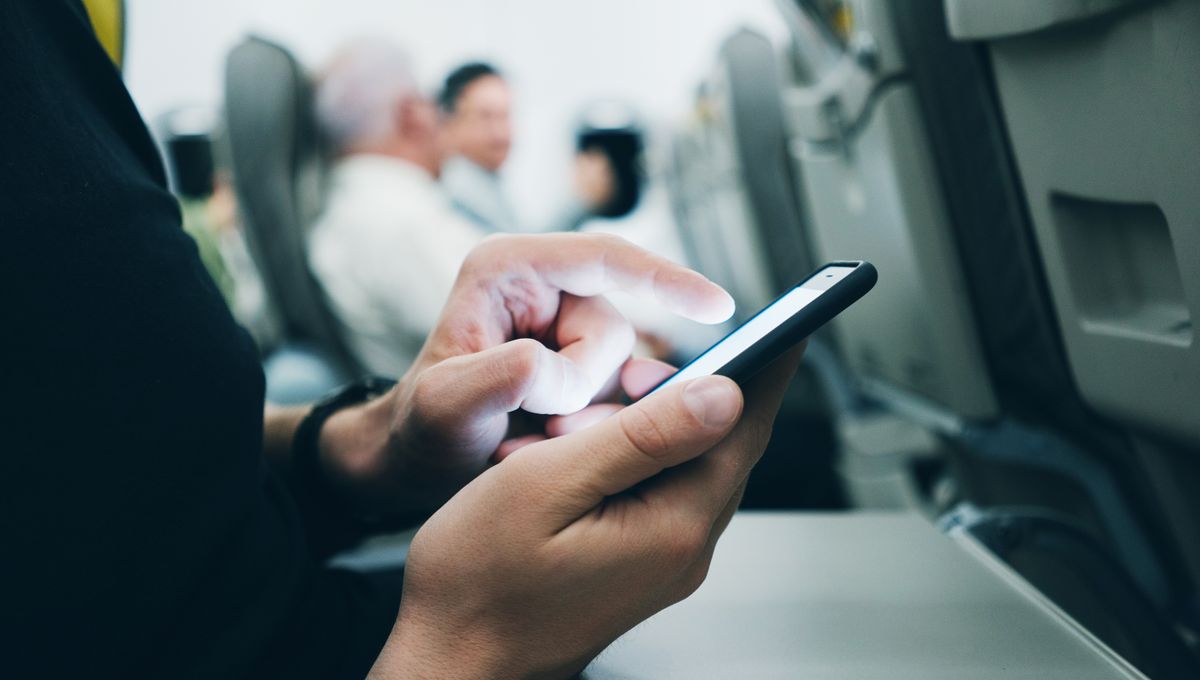 "Airplane Mode" Is No-More In EU, So Why Are Phone Calls Still Banned On US Flights?