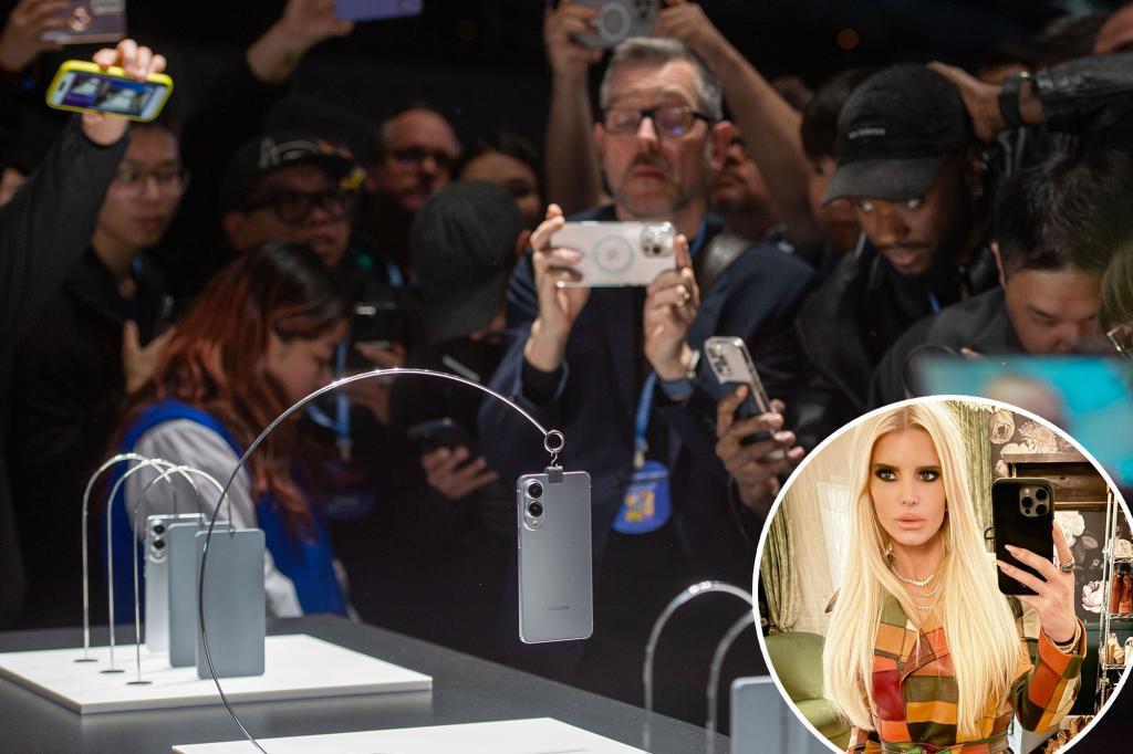 Skinny 'Ozempic' phones making a comeback: 'Nostalgic twist'