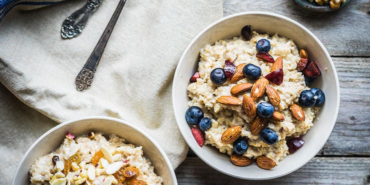 Is Oatmeal Good for Weight Loss? Nutritionists Weigh In