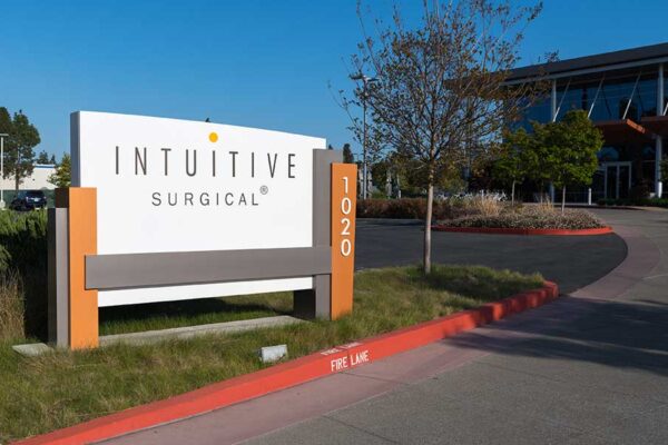 Intuitive Surgical Stock Breaks Out After Robotic Surgery Giant Crushes Quarterly Forecasts