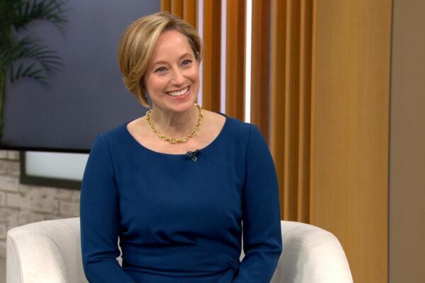 From boundaries to social media, psychologist Lisa Damour gives tips on raising teen girls