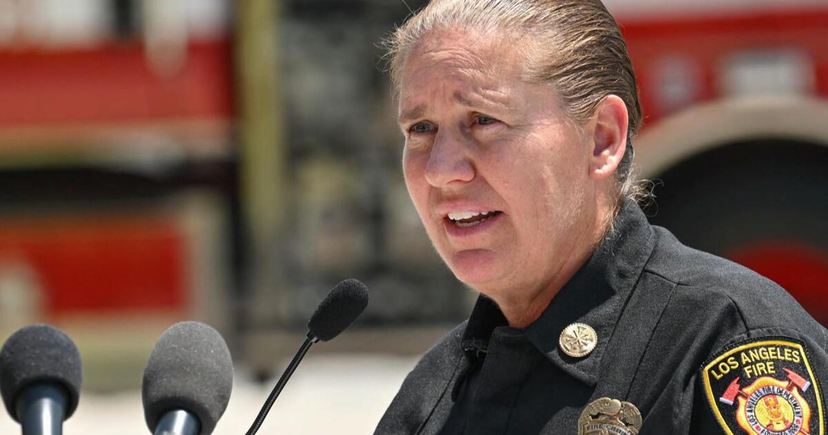 Los Angeles mayor removes fire department chief