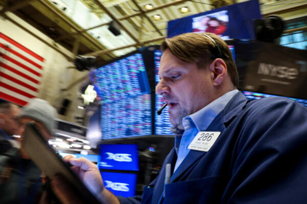 S&P 500 notches fresh record high, investors digest Fed minutes