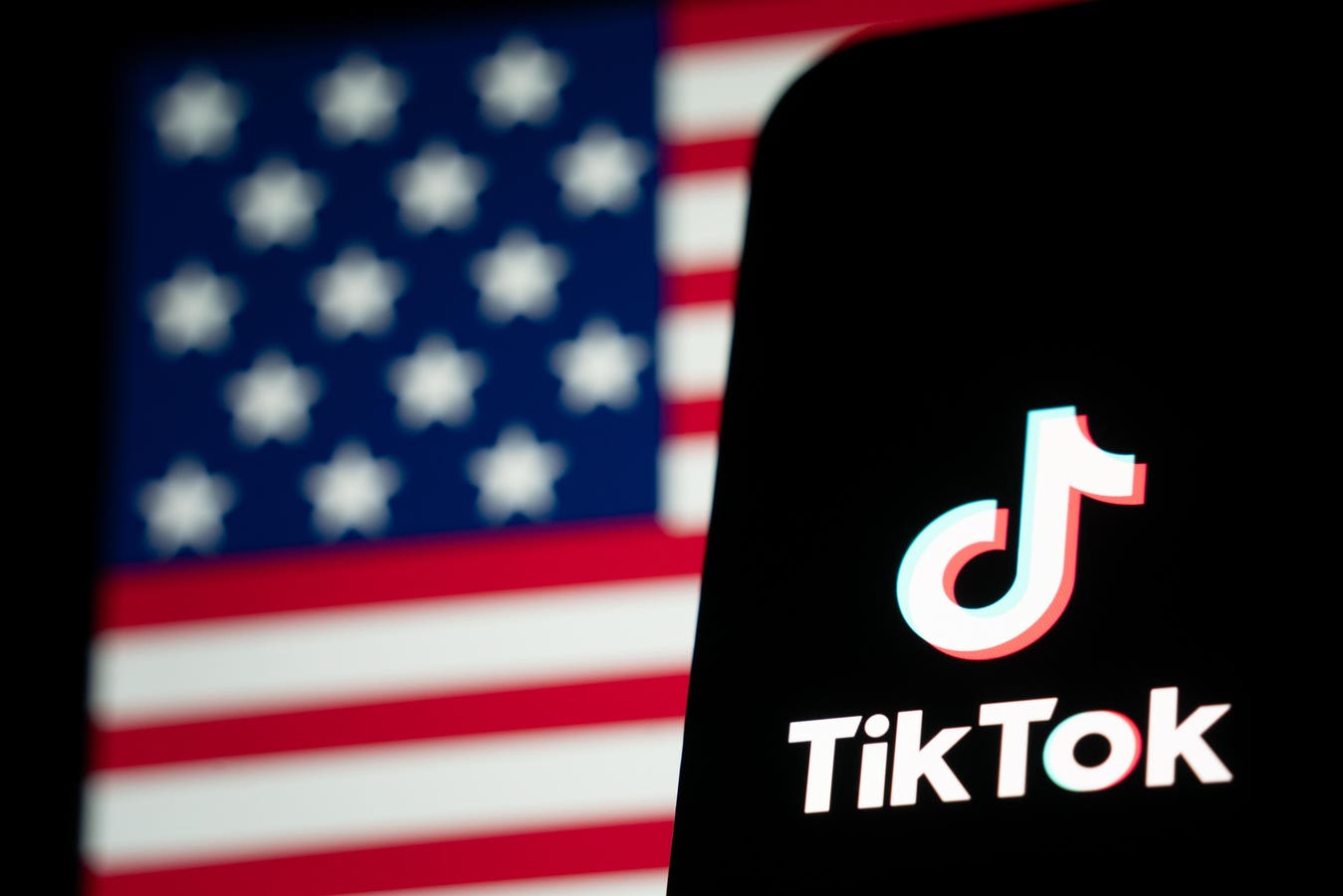 TikTok Returns To The App Store, Google Play