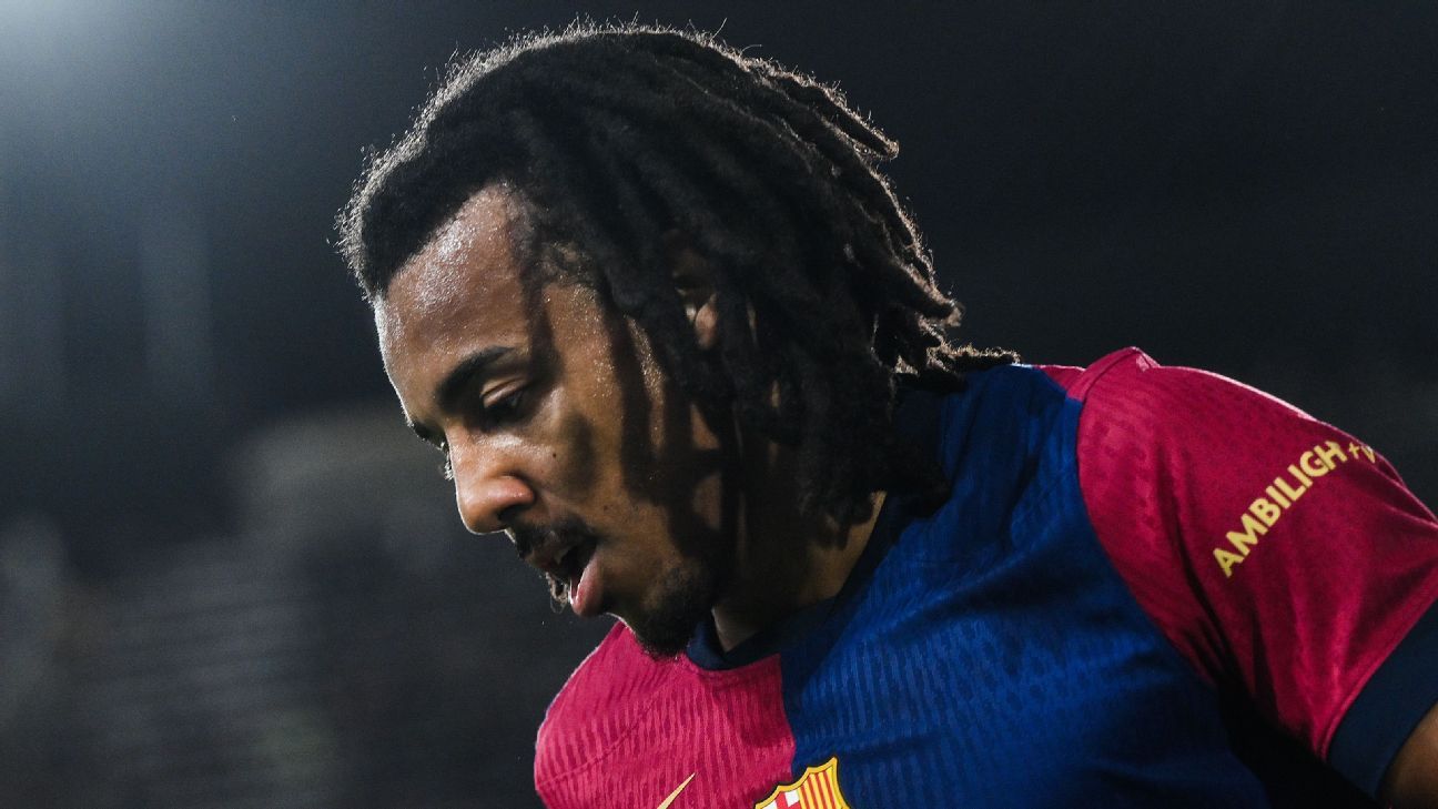 Jules Koundé's lateness costs him starting spot in Barcelona win