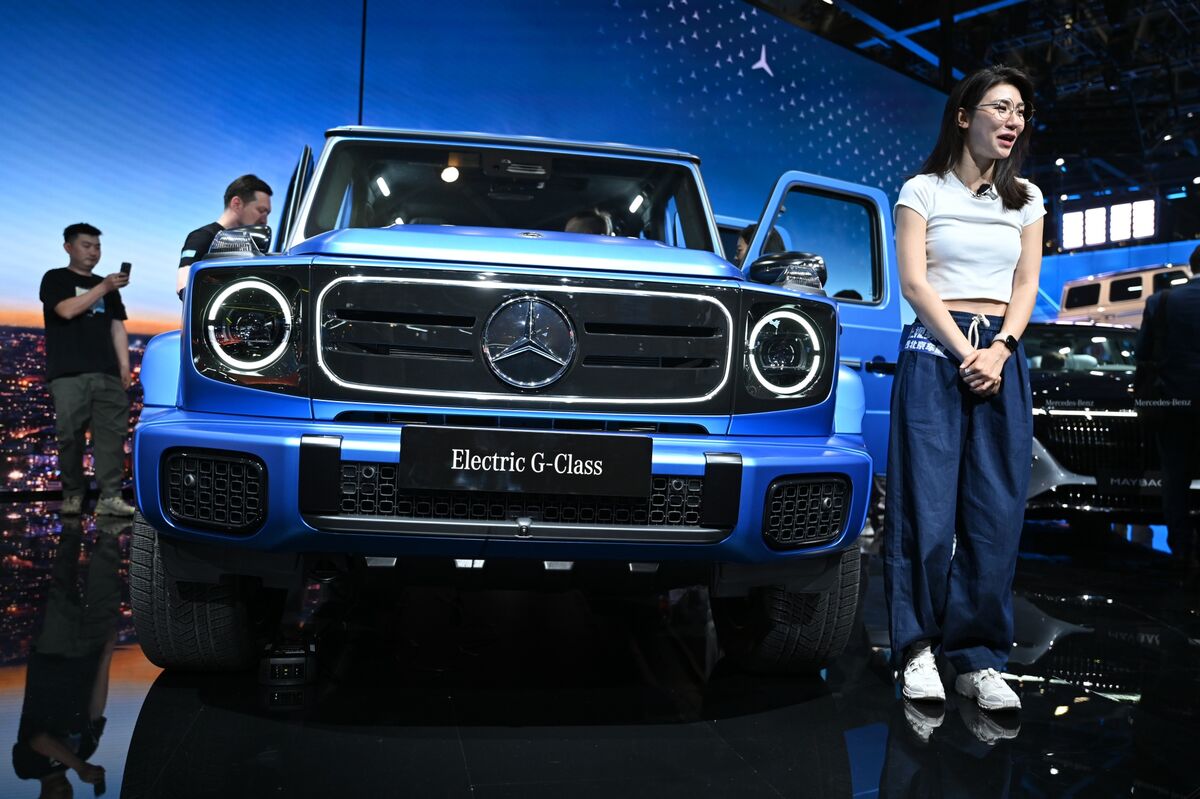 Mercedes Set to Cut Jobs in China as Local Competition Heats Up