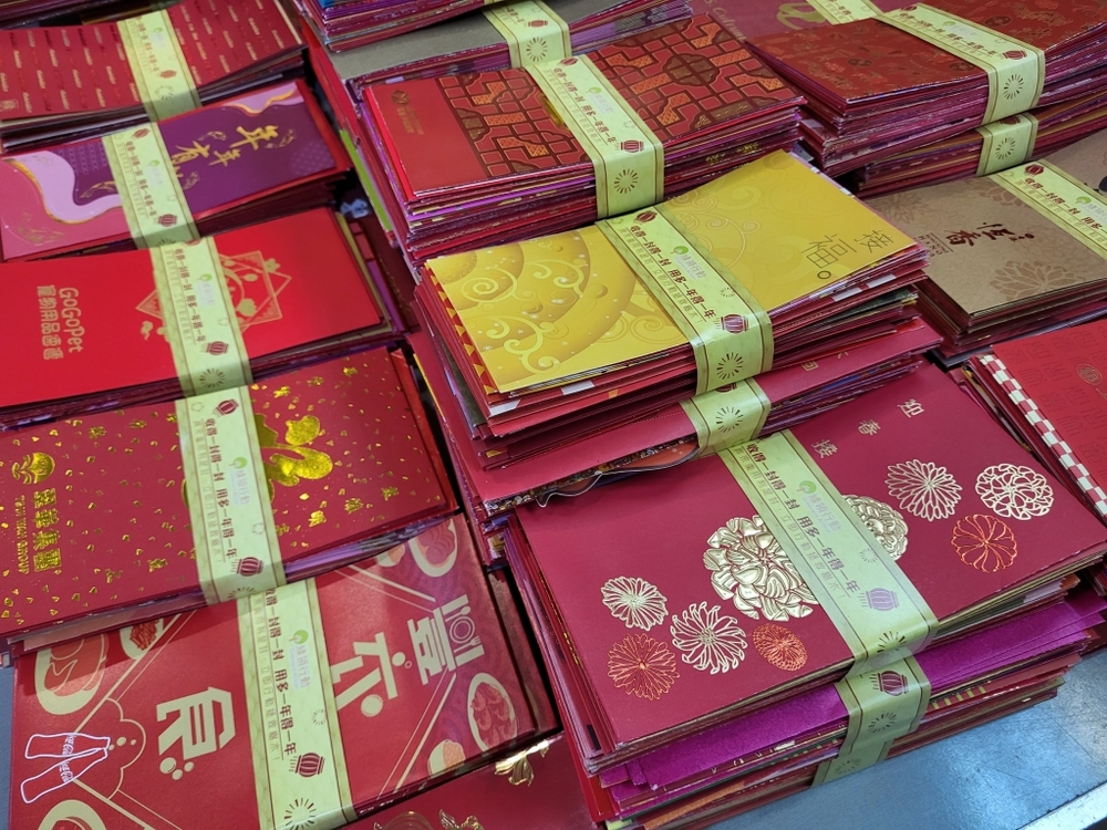 Some employers offer HK$2,000 work resumption red packets to boost morale