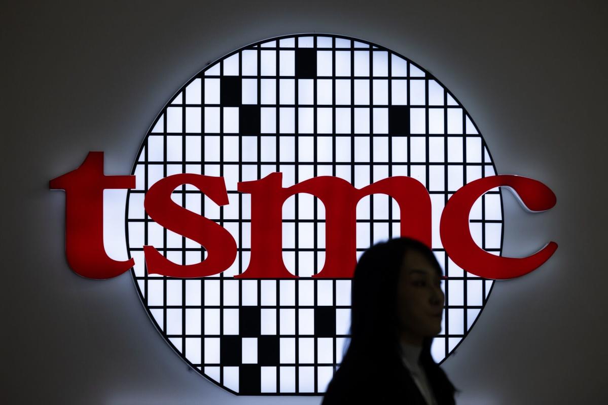 TSMC Shares Slump on Return From Holiday After DeepSeek Jolt