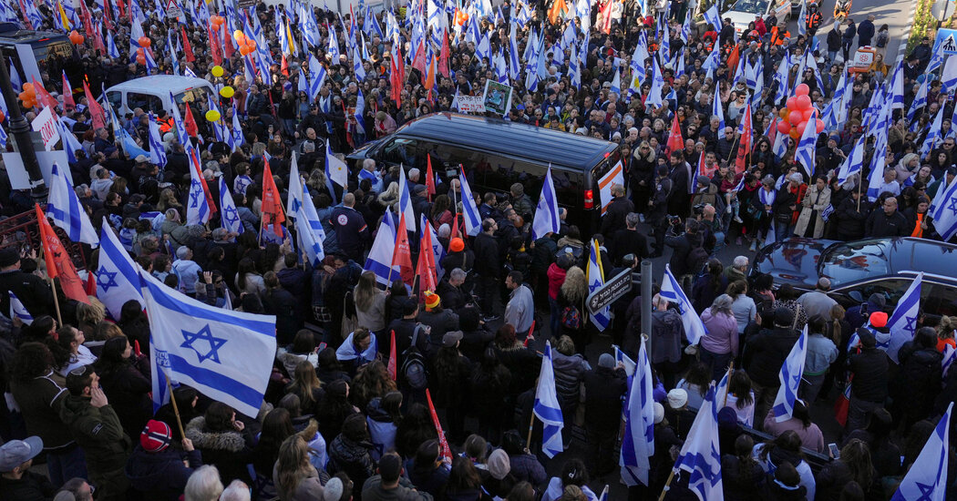 At Funeral for Shiri Bibas and Children, an Israeli Outpouring of Grief