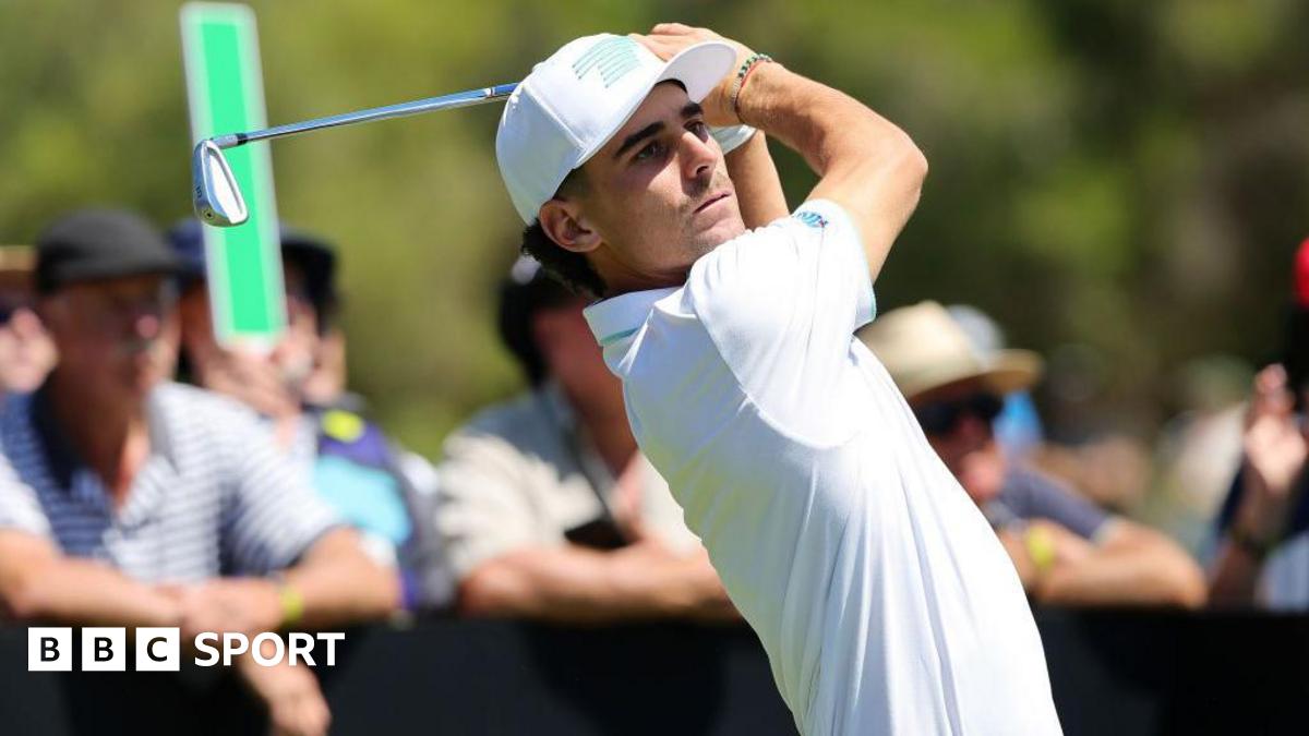 Joaquin Niemann hitting a shot