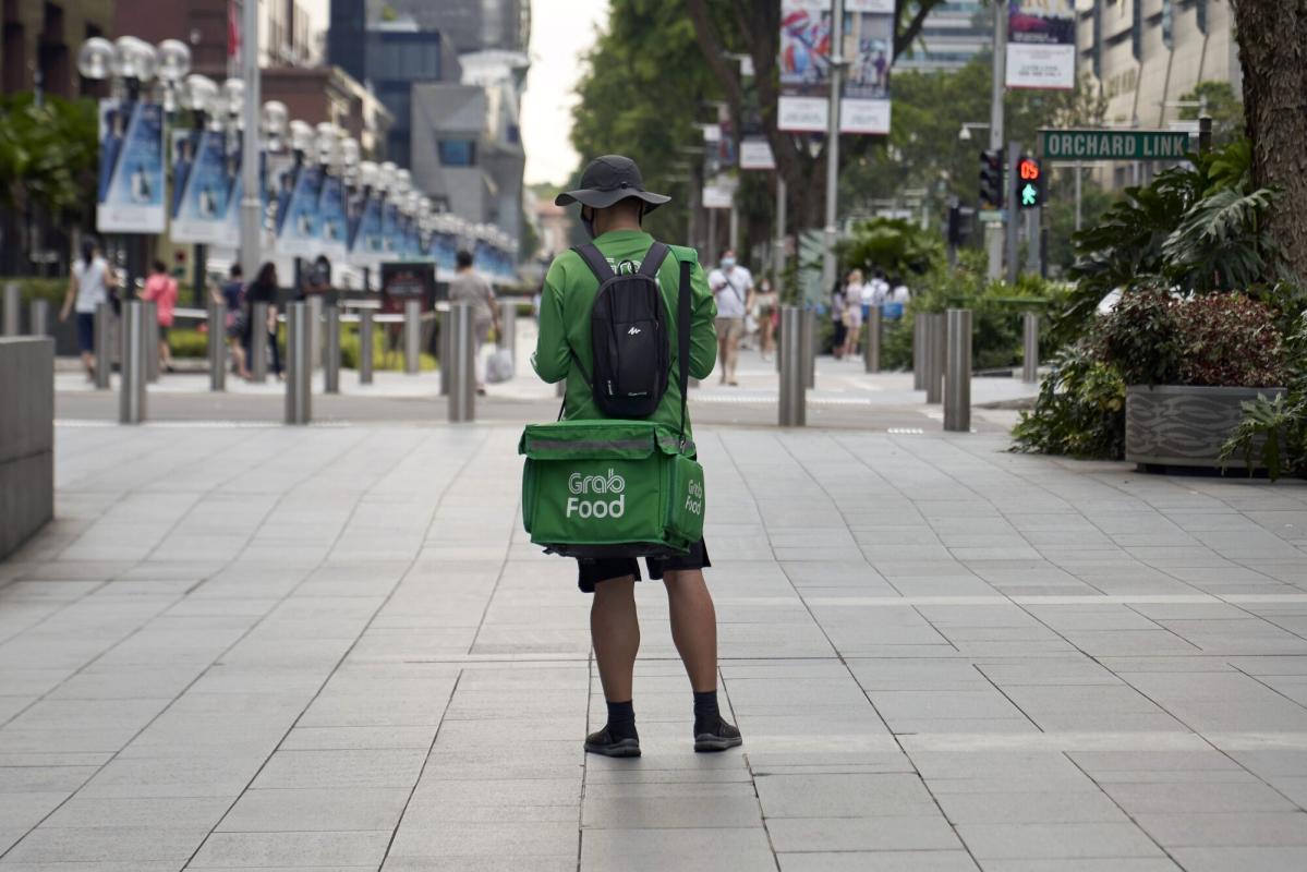 Grab Shares Dive After Outlook Miss Highlights Internet Downturn