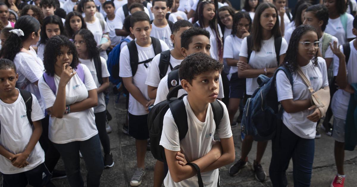 Brazil Cell Phones at Schools | World