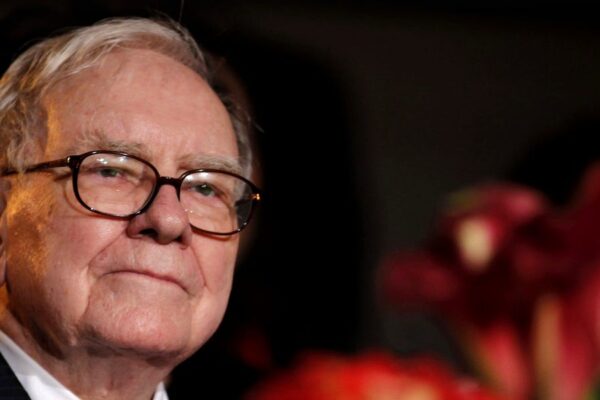 Buffett's Berkshire Cut Bank of America Stake and Dumped Bank Stocks