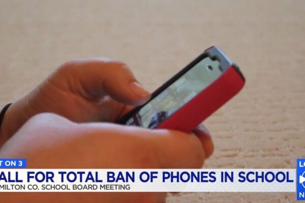 Hamilton County School Board Considers Total Cell Phone Ban | Local News