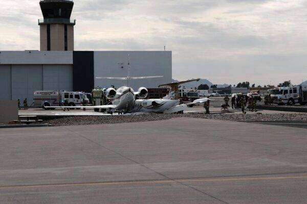 1 dead, at least 3 injured after planes crash at Arizona airport on tarmac