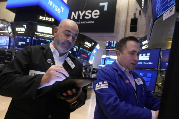 Dow, S&P 500, Nasdaq futures hug flatline after Walmart warning sparks slide