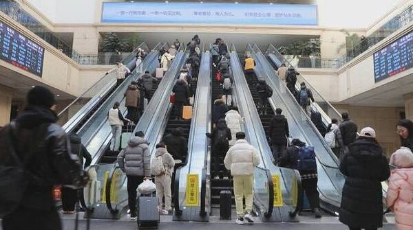 China sees surges in return trips as Spring Festival holiday comes to end