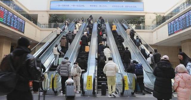 China sees surges in return trips as Spring Festival holiday comes to end