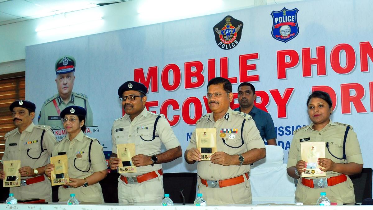 NTR police recover 372 stolen mobile phones worth ₹50 lakh