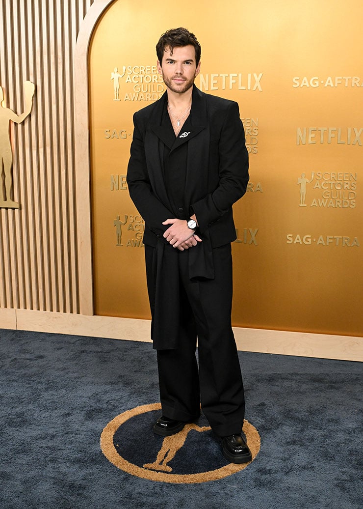 Luke Newton at the 2025 SAG Awards