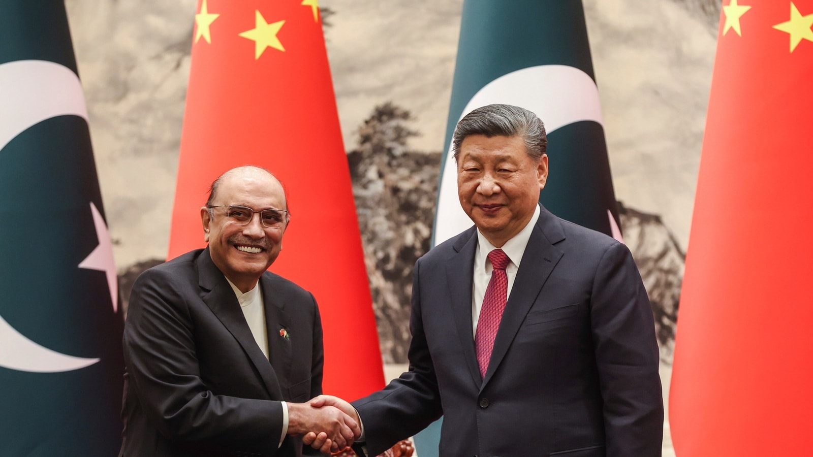 Xi Jinping meets Pakistan President Zardari, praises 'ironclad' friendship | World News