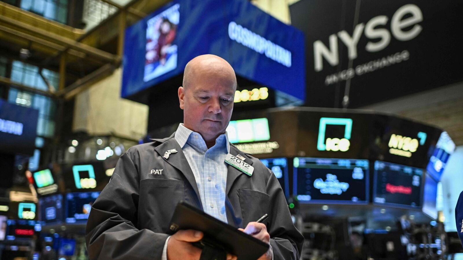 Wall Street today: US stocks muted after mixed economic data, investors await clarity on reciprocal tariffs