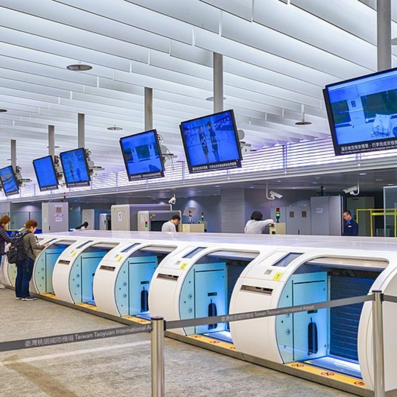 Singapore Airlines opens check-in counters at Hong Kong MTR station