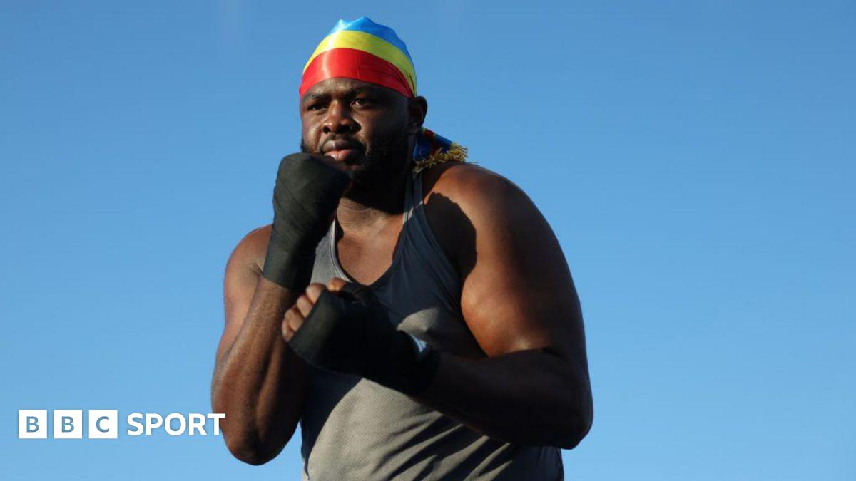 Martin Bakole shadow boxing