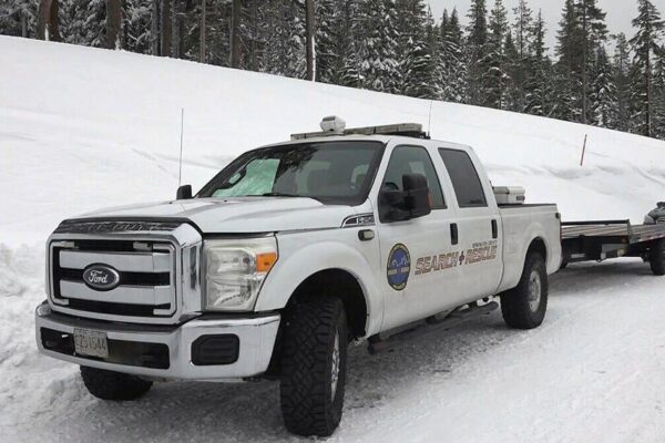 Avalanche kills 2 backcountry skiers in Oregon's Cascade Mountains, authorities say