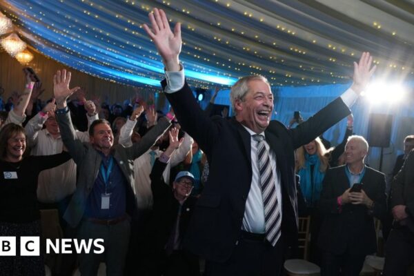 Nigel Farage hails Donald Trump 'inspiration' at Reform UK rally