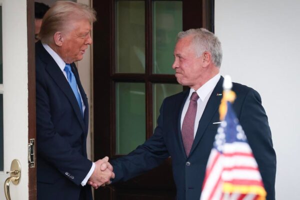 Trump meets with king of Jordan amid growing tensions