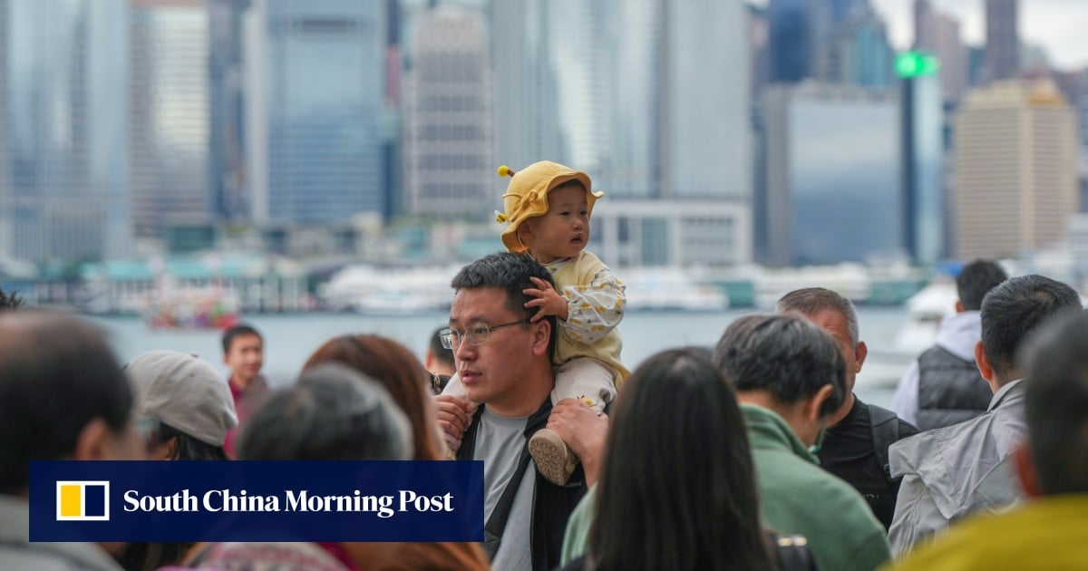 Hongkongers urged to wrap up warm as temperatures set to dip to 14 degrees